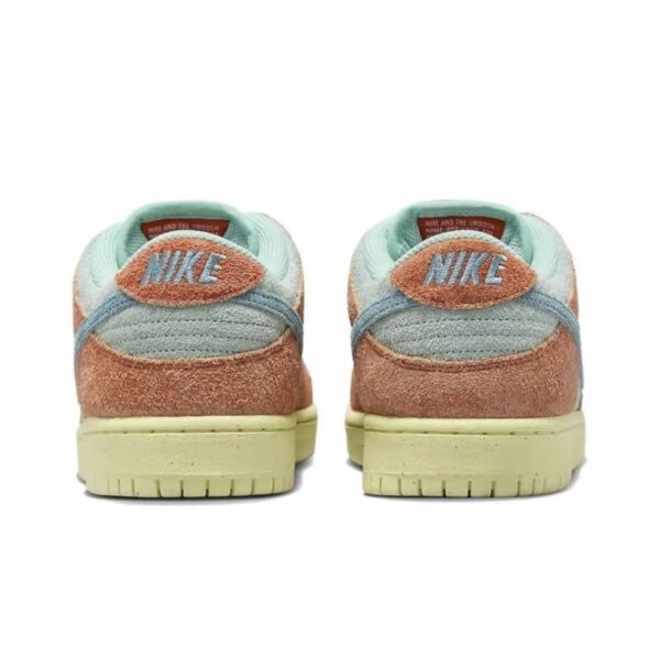 Nike SB Dunk "Orange Emerald Rise"