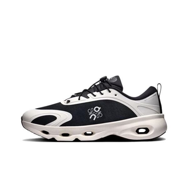 On Running Cloudsolo Loewe "Black Eggshell"